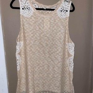 NWT Sz. M Oddy knit golden-tan sleeveless top with lace accents W-B00066
